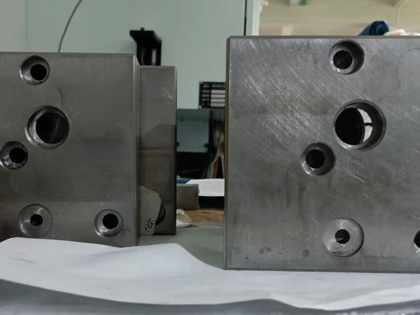 上下模墊板固定板電腦鑼加工，貼合機(jī)模切機(jī)廠等3C行業(yè)適用