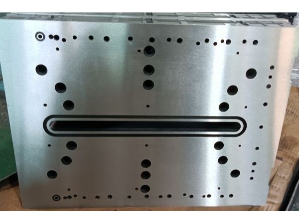 半導(dǎo)體封裝設(shè)備模具加工，東莞樂麒騰